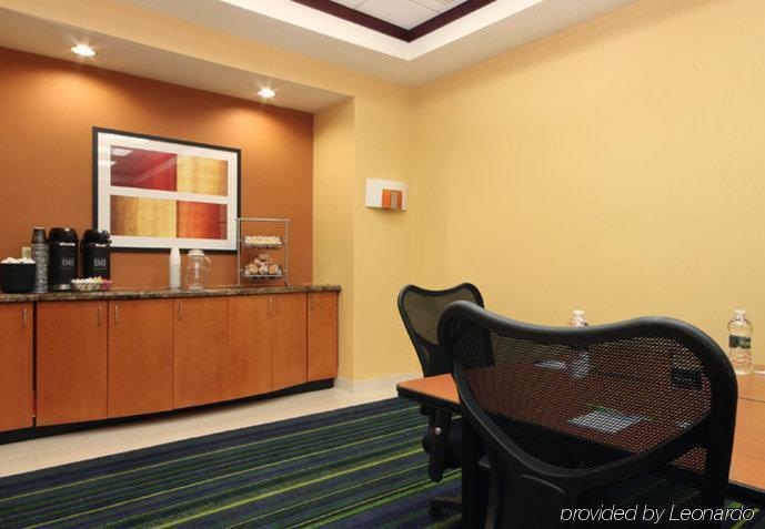 Fairfield Inn & Suites Woodbridge Avenel Negócio foto